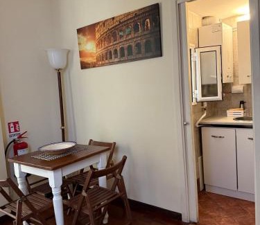 Rione XIV Borgo Apartamento | Vacation Home in Borgo Pio-Near San Pietro