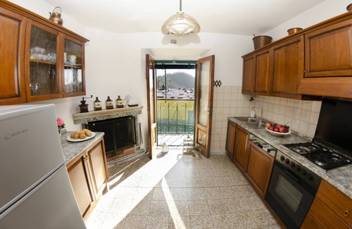 Montefegatesi Casa | Casa de vacaciones en Montefegatesi con 3 habitaciones, capacidad 7