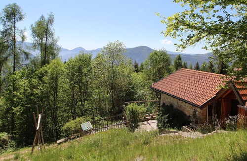Lamon Casa | Vacation Home in Lamon with 2 bedrooms sleeps 5