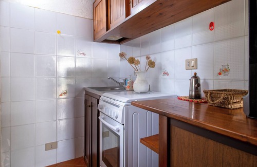 Paduledda Casa | Casa de vacaciones "La casetta con vista" con vistas al mar, terraza y jardín