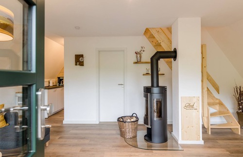 Eslohe Casa | Casa de vacaciones "Log Cabin 1 con vistas a la montaña", terraza privada y Wi-Fi en Sauerland