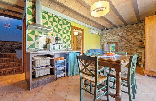 Flix Casa | Casa de vacaciones "Mas De Lorena" con vistas a la montaña, piscina compartida y Wi-Fi