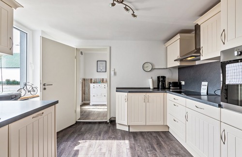 Woehrden Casa | Casa de vacaciones "Nordseemeer" con terraza privada y Wi-Fi