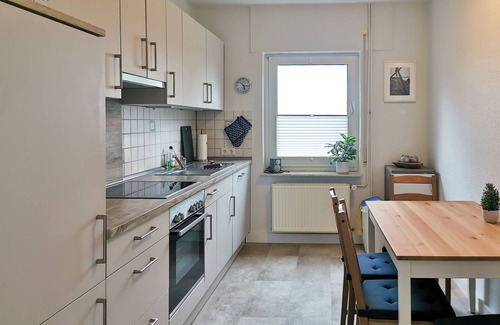 Werdum Casa | Vacation home Oll Smee 9 - Huus Twee with beach chair, fenced garden and fireplace!