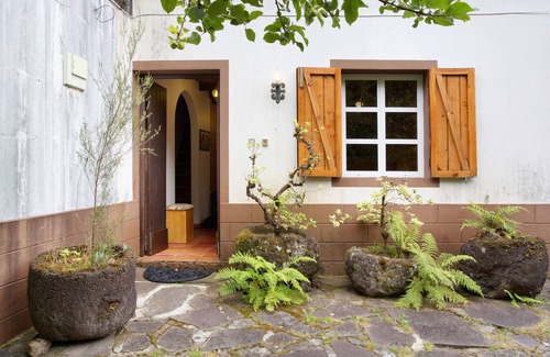 Santana Casa | Vacation Home "Pico Das Pedras 4 Reset Naturally" with Mountain View, Private Terrace & Wi-Fi