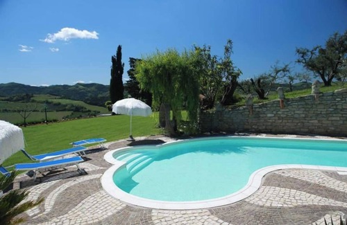 Modigliana Casa | Casa de vacaciones "Re Piano I Fiori" con balcón, piscina compartida y Wi-Fi