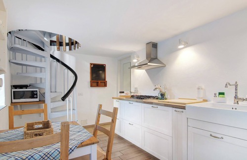 Moltrasio Casa | Casa de vacaciones "Casa de piedra del año 1500" con vistas al lago y Wi-Fi