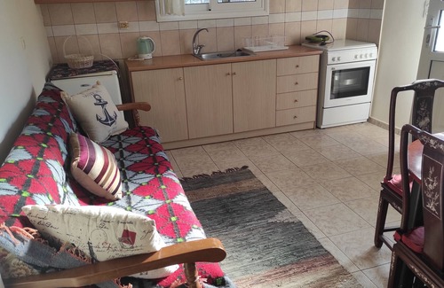Kalavrita Casa | Casa de vacaciones "Tns Apartment" con terrazas compartidas, balcón privado y Wi-Fi