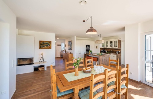 Trent Casa | Vacation home Villa Hans: your spacious retreat in Westrügen
