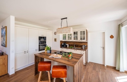Trent Casa | Vacation home Villa Hans: your spacious retreat in Westrügen