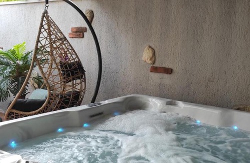 Brsec Casa | Vacation home with jacuzzi