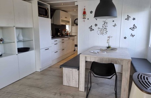 Onderdijk Chalet De Esquí | Vacation home with jetty in North Holland