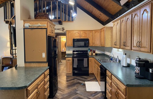 Hermosa Casa | Vacation home with views of Mount Rushmore!