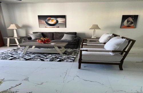 Daytona Beach Apartamento | Vacation in Resort luxury - Updated 1BR King Bed Master Jacuzzi Suite - Wyndham Ocean Walk 2429