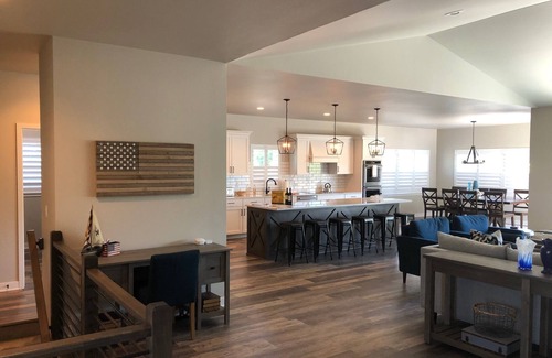 Elkhart Lake Casa | Vacation In STYLE! 2 minutes to Road America, Beach, Golf, Downtown Elkhart Lake