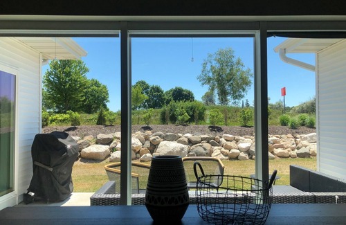 Elkhart Lake Casa | Vacation In STYLE! 2 minutes to Road America, Beach, Golf, Downtown Elkhart Lake