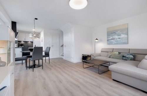 Tinnum Casa | "Vacation in vacation home Levi: relaxation and adventure on Sylt!"