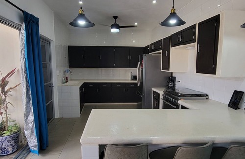Chelem Casa | Vacation Oasis 3/B to beach, with Hot Tub and Outdoor Bar