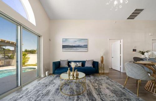Lindfields Casa | Vacation Oasis Home with Private Pool and Grill 8615
