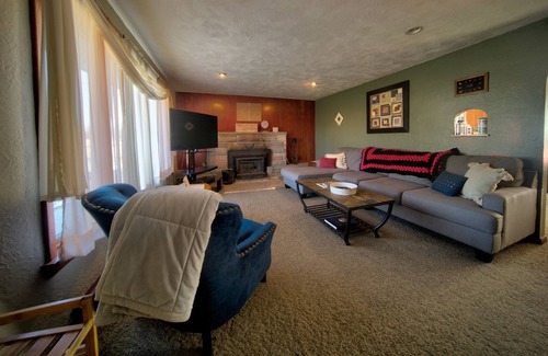 Grove City Cabaña | Vacation Oasis : Pet Friendly : Enclosed Porch w/ Fire Pit