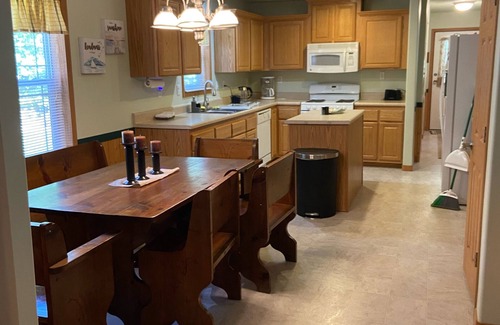 Millersburg Casa | Sunrise Shores Cottage