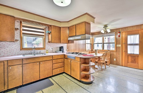 Lackawanna Cabaña | Vacation Rental ~ 8 Mi to Keybank Center!