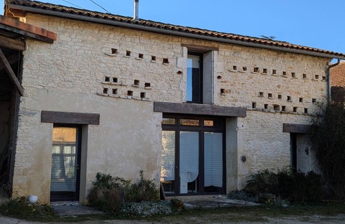 Rivieres Cabaña | Alquiler vacacional con terraza privada, WIFI, se admiten mascotas, carga eléctrica en Rivières