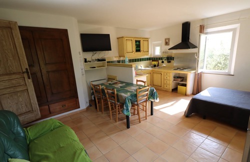Gargas Cama Y Desayuno | Vacation rental with quiet Gite Artemiss Provence Gervais