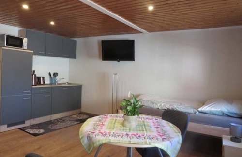 Sandersdorf-Brehna Apartamento | Vacation room /fitter's room for max. 2 guests