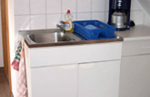 Hiddensee Apartamento | Habitación de vacaciones bajo techo de paja Groot Partie - Habitación de vacaciones bajo techo de paja en Plogshagen / Hiddensee