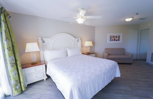 Crystal Harbour Complejo | Vacation Starts Here! Pet-friendly Room, Pool