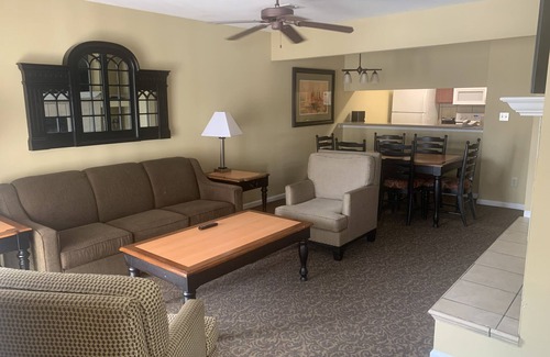 Berkeley Casa | ¡Vacaciones para recordar! Enorme condominio para 12 cerca de todas las atracciones. ¡Trae a la familia!