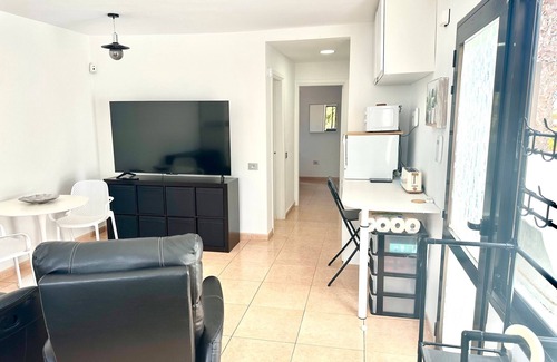 Corralejo Apartamento | Vacation 'Viento Azul' with Shared Pool, Wi-Fi and Air Conditioning