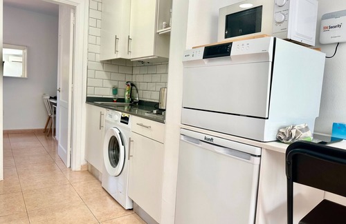 Corralejo Apartamento | Vacation 'Viento Azul' with Shared Pool, Wi-Fi and Air Conditioning