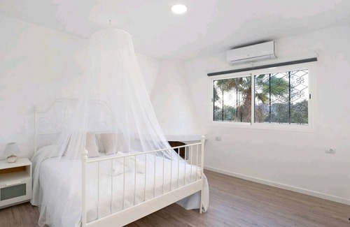 Tamaimo Villa | Vacation Villa 'Teide' with Mountain View, Private Pool and Wi-Fi