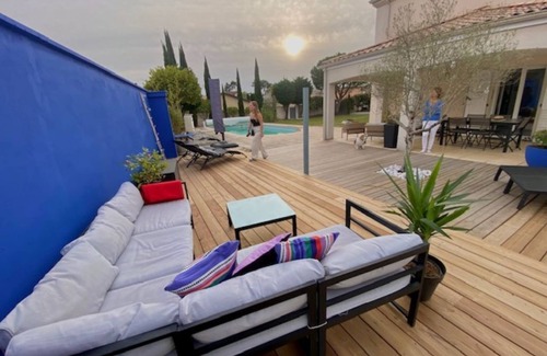 Saint-Jean-d'Illac Villa | VACATION VILLA WITH SWIMMING POOL NEAR THE ARCACHON BASIN