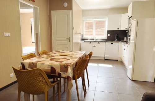 Thenon Chalet De Esquí | Vacation village in Périgord Noir, our chalets are ready to welcome you.