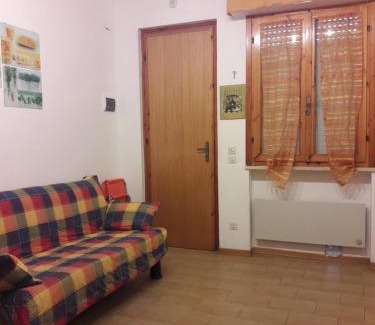 Vada Casa | VADA (LI) ZONA RESIDENZIALE A 300 MT DAL MARE da 6 a 8 POSTI LETTO