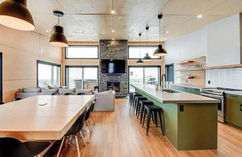 Saint Ferreol les Neiges Casa | VAIL 12 - Modern 5 bedroom chalet for 18 people with spa