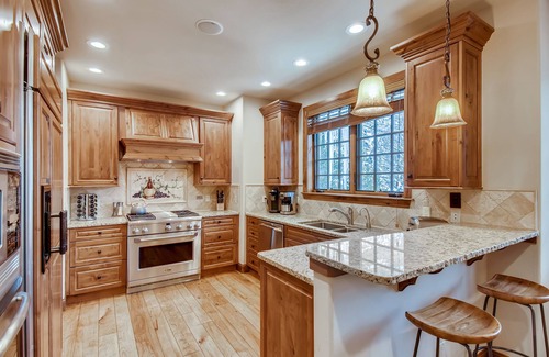 Intermountain Casa | Vail Valley Views, Hot Tub & Parking Included!