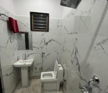 Vrindavan Hotel | Vaishnavi dham