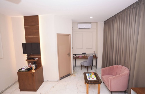 Agara Hotel | Vaishnavi Residency