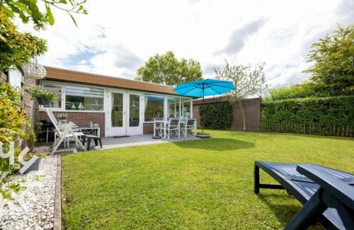 Warmenhuizen Casa | Vakantiebungalow in Riviera Maison stijl nabij zee en strand, bos en duin