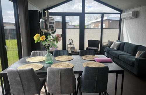Scherpenisse Chalet De Esquí | Vakantiepark de Zeeuwse Parel - Zeeparel