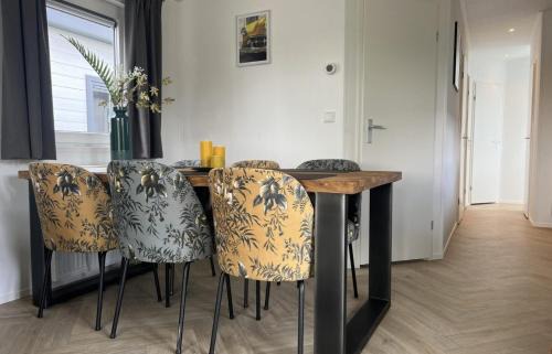 Scherpenisse Chalet De Esquí | Vakantiepark de Zeeuwse Parel - Oosterschelde