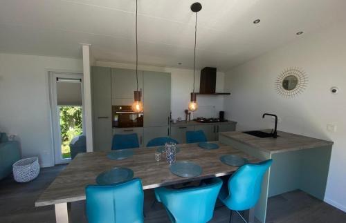 Scherpenisse Chalet De Esquí | Vakantiepark de Zeeuwse Parel - de Schelde