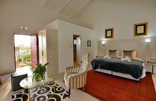 Drakenstein Casa | Val du Charron Guest House & Wine Estate