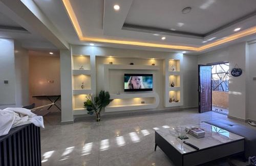 Bugolobi Apartamento | Val & Vel Luxury Home Bugolobi