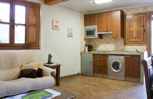 Vigidel Apartamento | Apartamentos Valdecarzana. Braña El Tronco Senda del Oso, a 3 km de San Martin.