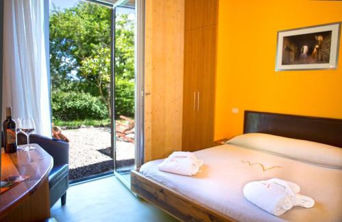 Sassofortino Casa | VALDONICA WINERY Fine Dine & Wine Hotel